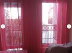 Große Wohnung 72 m2 in Budva mit 1 Schlafzimmer, 2 Terrassen und Pool in Lux House