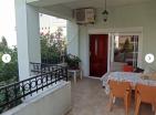 Große Wohnung 72 m2 in Budva mit 1 Schlafzimmer, 2 Terrassen und Pool in Lux House