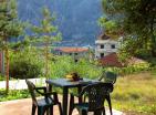 2-stöckiges Haus mit Meerblick zum Verkauf in der Bucht von Boka-Kotor