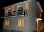 2-stöckiges Haus mit Meerblick zum Verkauf in Prčanj, Bucht von Boka-Kotor