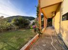 Luxuriöses 3-stöckiges Haus 232 m2 mit Meerblick in Buljarica