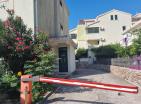 Meerblick-Wohnung 49 m2 in bester Lage in Petrovac zu verkaufen