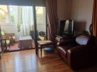 Atemberaubende 2-Zimmer-Wohnung 60м2 im Zentrum von Petrovac mit Terrassen