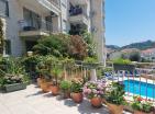 Meerblick-Wohnung 54 m2 mit Pool in Petrovac zu verkaufen