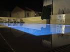 Neue Meerblick-Wohnung 65 m2 mit Pool in Petrovac-voll möbliert