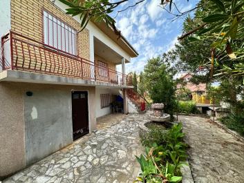 Kleines Familienhaus von 100 m2 in Dobra Voda, Montenegro