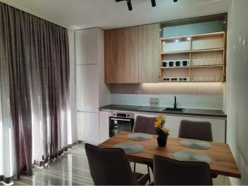 Neu gebaute möblierte Wohnung 52 m2, nur 800 m vom Meer entfernt in Bar, Montenegro
