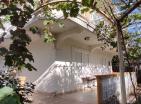 Charmantes 2-stöckiges Haus 190 m2 zum Verkauf in Sutomore mit Garage