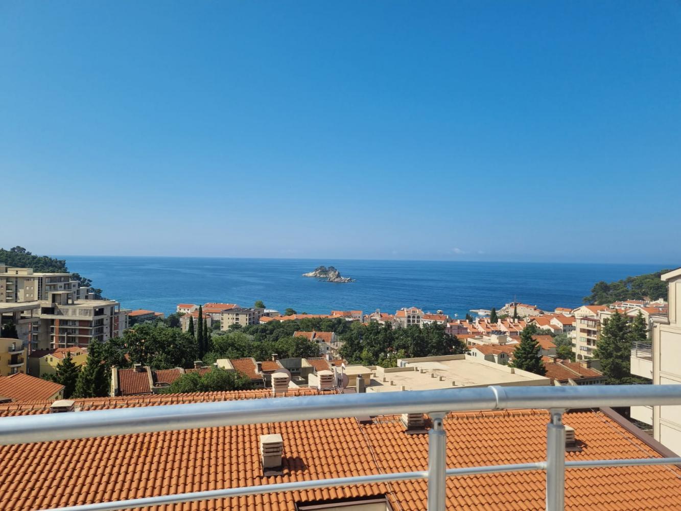 Luxuswohnungen mit Meerblick 169 m2 mit Pool in Petrovac, keine Steuern