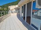 Luxuswohnungen mit Meerblick 169 m2 mit Pool in Petrovac, keine Steuern