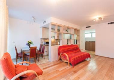 Wohnung zu verkaufen in Dobrota