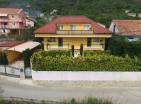 Luxusvilla in Lastva Grbaljska, Montenegros goldenes Dreieck in der Nähe des Meeres