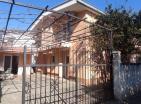 Ausverkauft : Exklusive Villa mit 9 Wohnungen in Sutomore zu verkaufen