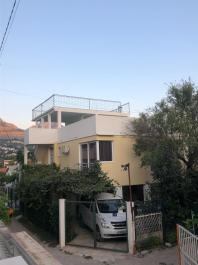 Exklusive Villa mit 4 Wohnungen zum Verkauf in Sutomore
