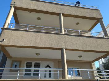 Exklusives 3-stöckiges Haus in Utjeha 180 m2 mit außergewöhnlichem Meerblick