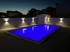 Neue luxuriöse 4 Schlafzimmer Villa 187 m2 mit Pool in Bar