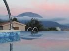Luxuriöse 3-stöckige Villa 200 m2 in Bar City mit Pool und Panoramablick auf das Meer