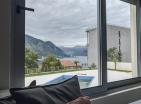 Luxuriöses Apartment mit 1 Schlafzimmer in Dobrota mit atemberaubendem Blick auf die Bucht