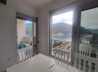 Atemberaubende Meerblick-Wohnung 78 m2 mit Pool in Dobrota, Kotor