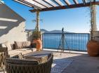 Exklusives Meerblick-Penthouse in Lustica Bay mit Poolzugang