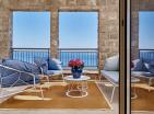 Exklusives Meerblick-Penthouse in Lustica Bay mit Poolzugang