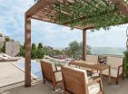 Luxuriöse Villa mit Meerblick in der Lustica Bay mit privatem Pool