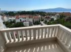 Juwel mit Meerblick 2 Schlafzimmern 71 m2 in Tivat in der Nähe von Porto Montenegro