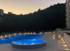 Luxuriöse Meerblick-Wohnung 63 m2 in Status residenz in Becici mit Pool