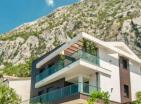Luxuriöses Smart Home mit Meerblick in Dobrota mit Terrassen und Whirlpool
