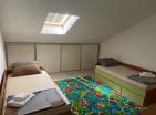 Luxuriöse 2-Zimmer-Wohnung 115 m2 in Becici mit 3 Terrassen