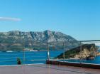 Atemberaubendes Penthouse mit Meerblick neben der Altstadt von Budva mit Zugang zum Pool