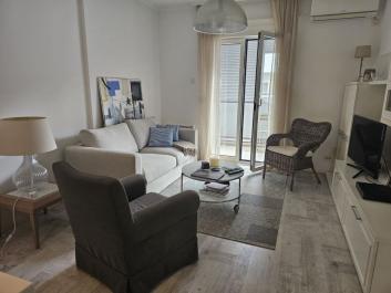 Stilvolle Wohnung mit einem Schlafzimmer 39 m2 in Tivat mit Terrasse und Blick auf die Bucht