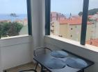 Meerblick-Wohnung 50 m2 in Petrovac mit Terrasse 350m zum Strand