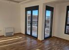 Neue 2-Zimmer-Wohnung in Bar mit Terrasse und Meerblick in Strandnähe