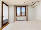 Luxuriöse-stöckige Villa 221 m2 mit Panoramablick auf das Meer und die Stadt Bar