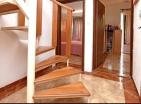 Möblierte Maisonette 90 m2 Wohnung in Bijela mit Meerblick