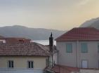 Charmante 2-stöckige Villa mit Meerblick 96 m2 in Perast