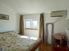 Atemberaubende Meerblick-Wohnung mit einem Schlafzimmer in Petrovac, nur 10 Minuten vom Meer entfernt