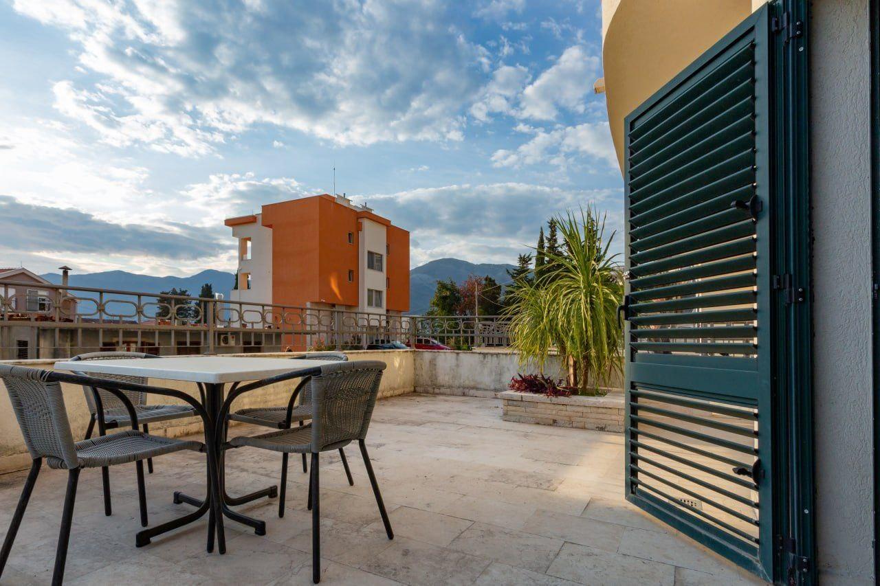 Charmante Tivat Wohnung 42 m2 mit Terrasse in der Nähe von PortoMontenegro