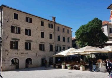 Wohnung kaufen in Kotor