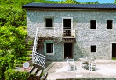 Historisches Steinhaus von 130 m2 in Kavaci, Kotor für den Wiederaufbau