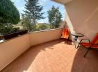 Meerblick 2 Schlafzimmer Wohnung in Petrovac mit Terrasse und Garten 700m zum Meer