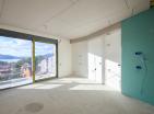 Neue Luxus-Meerblick-Wohnung in Tivat in der Bauphase