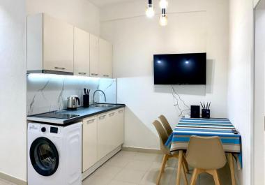 2 wohnungen 72 m2 im Zentrum von Budva mit Terrassen zur Vermietung von Geschäften