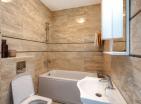 Atemberaubender Meerblick 102 m2 Penthouse in Bečići mit geräumiger Terrasse direkt am Meer