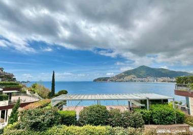 Luxuriöse 2-Zimmer-Wohnung in Dukley Gardens Villas, Budva auf 1 Linie