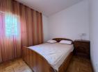 Stilvolle 75 m2 große Wohnung am Meer in Petrovac mit Parkplatz