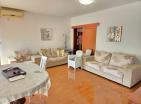 Möbliertes Apartment mit 2 Schlafzimmern, 75 m2, Meerblick, in der Nähe des Meeres