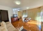 Möbliertes Apartment mit 2 Schlafzimmern, 75 m2, Meerblick, in der Nähe des Meeres