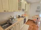 Möbliertes Apartment mit 2 Schlafzimmern, 75 m2, Meerblick, in der Nähe des Meeres